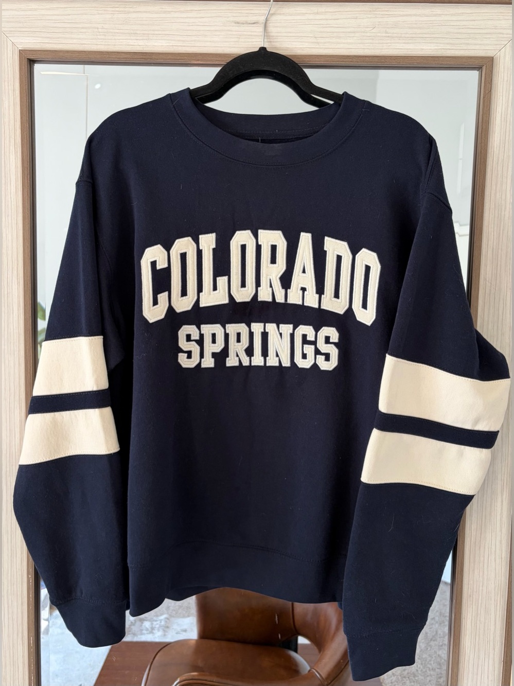 New York Popular Colorado Springs crewneck sweatshirt Navy Blue and Cream size L